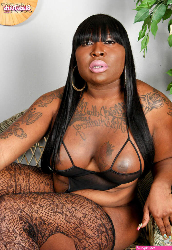 black naked tranny big butt picture