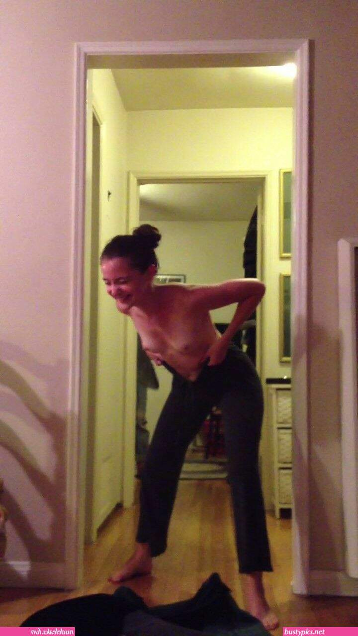 wanawake naked exercise