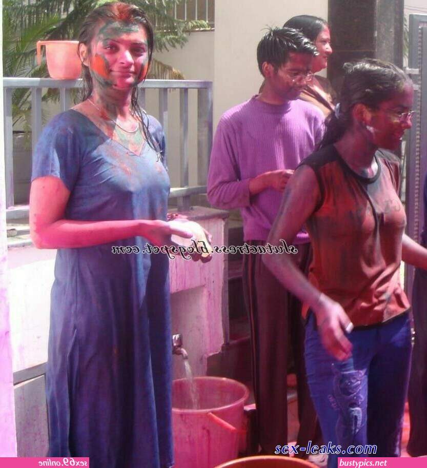 desi nipple visible in