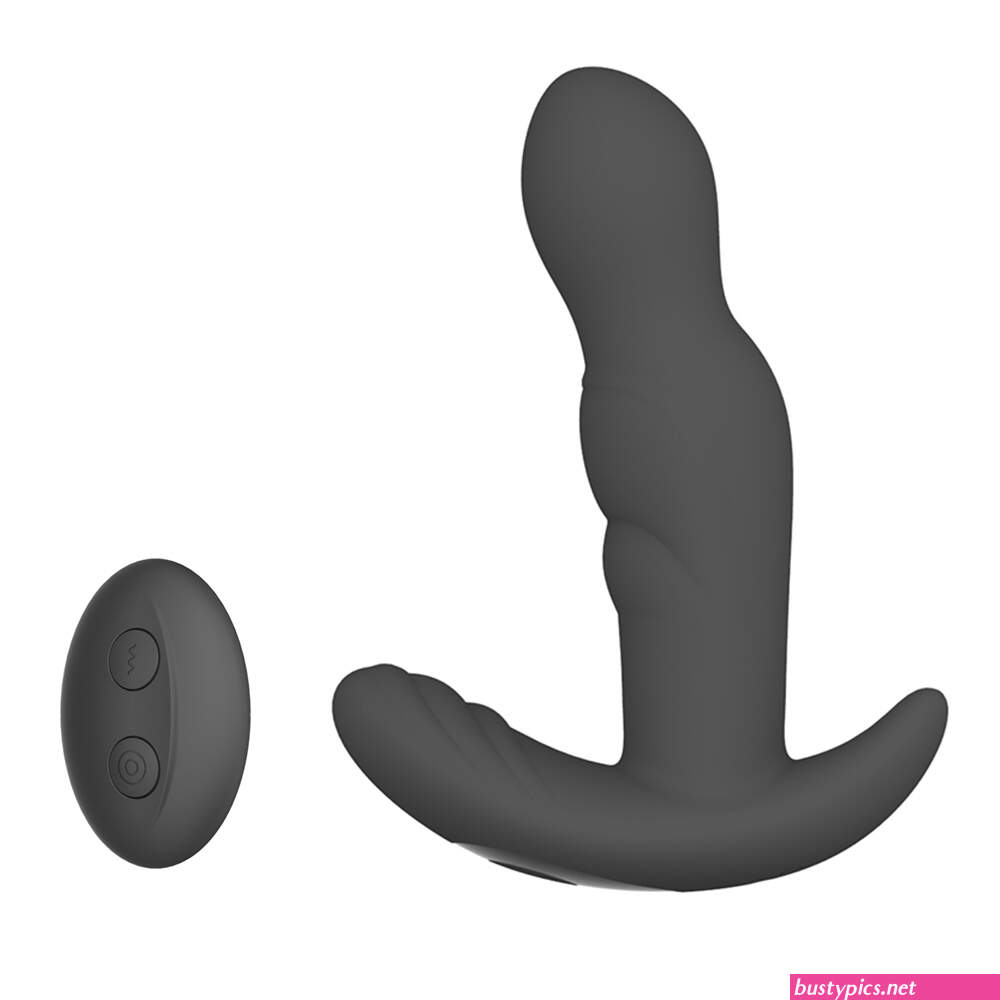 clit.pin.blak.pussy.photo