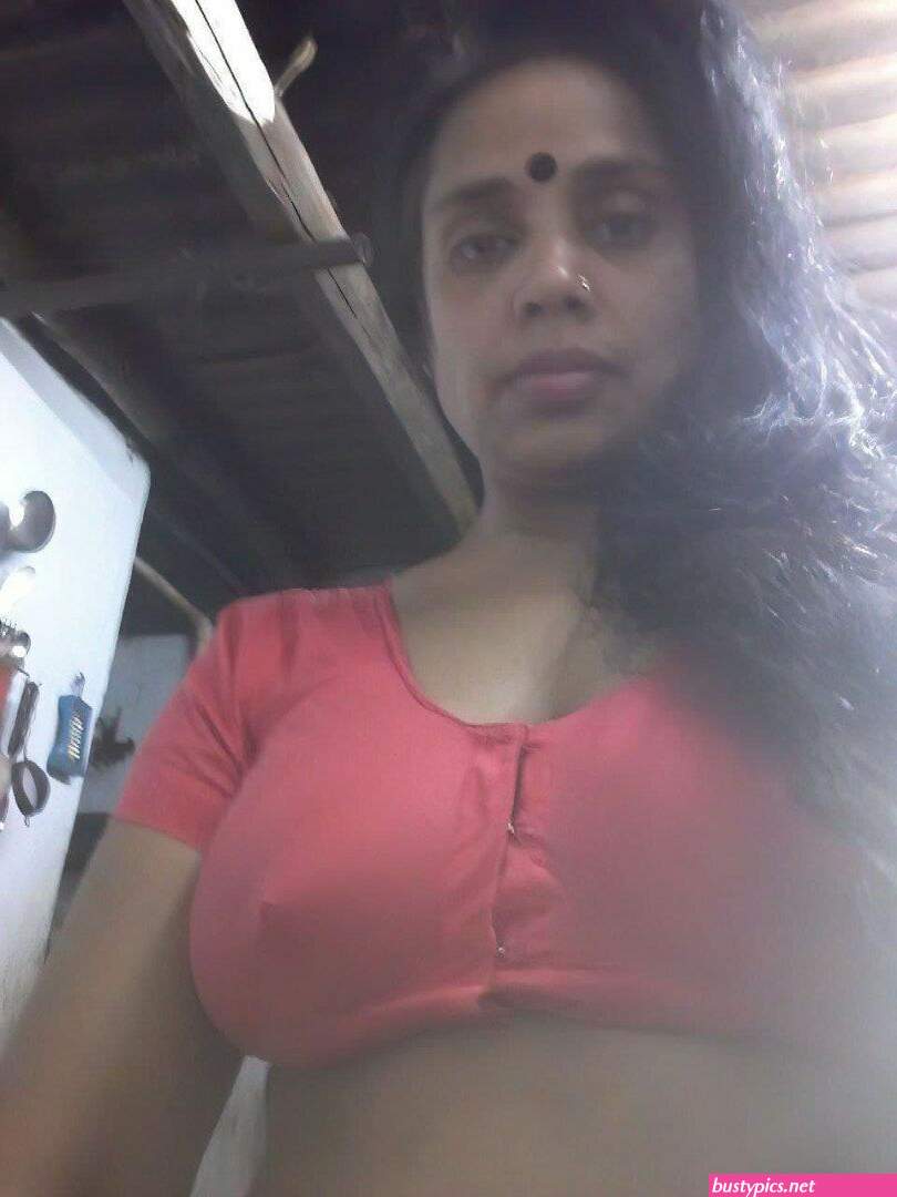 hot aunty nude 2022