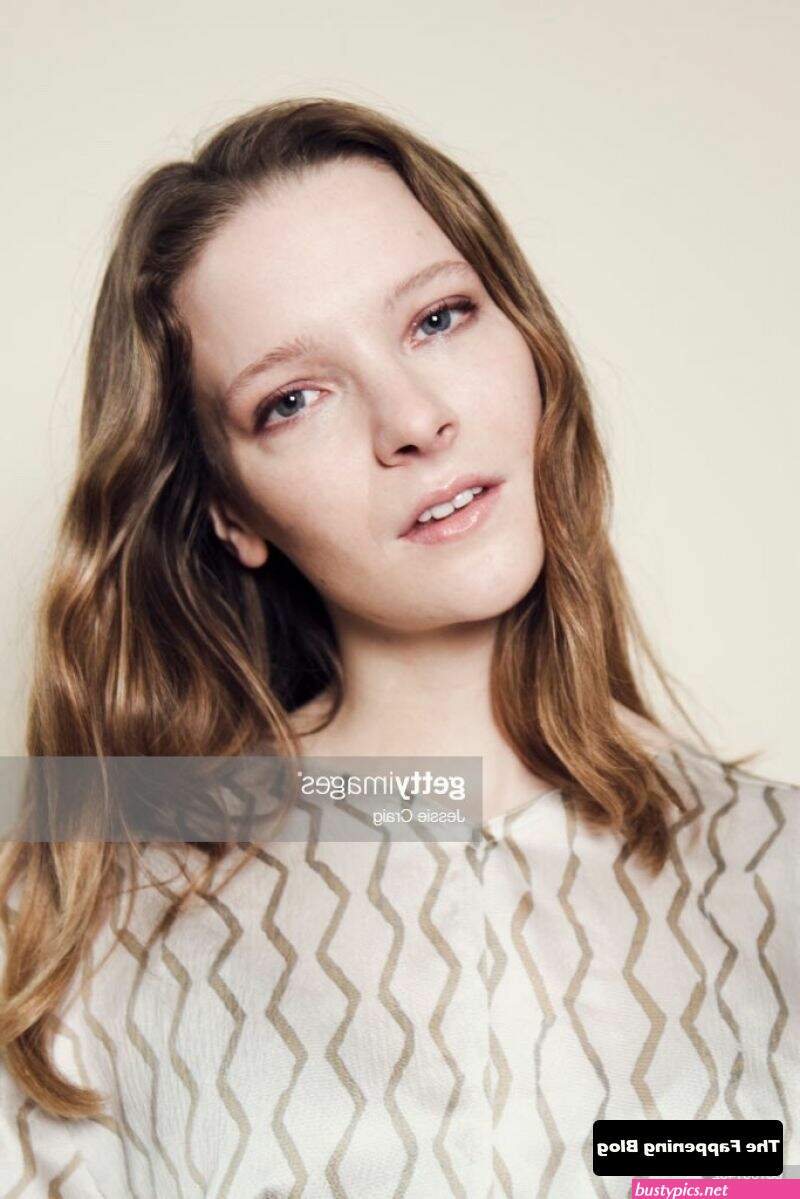 morfydd clark naked photos