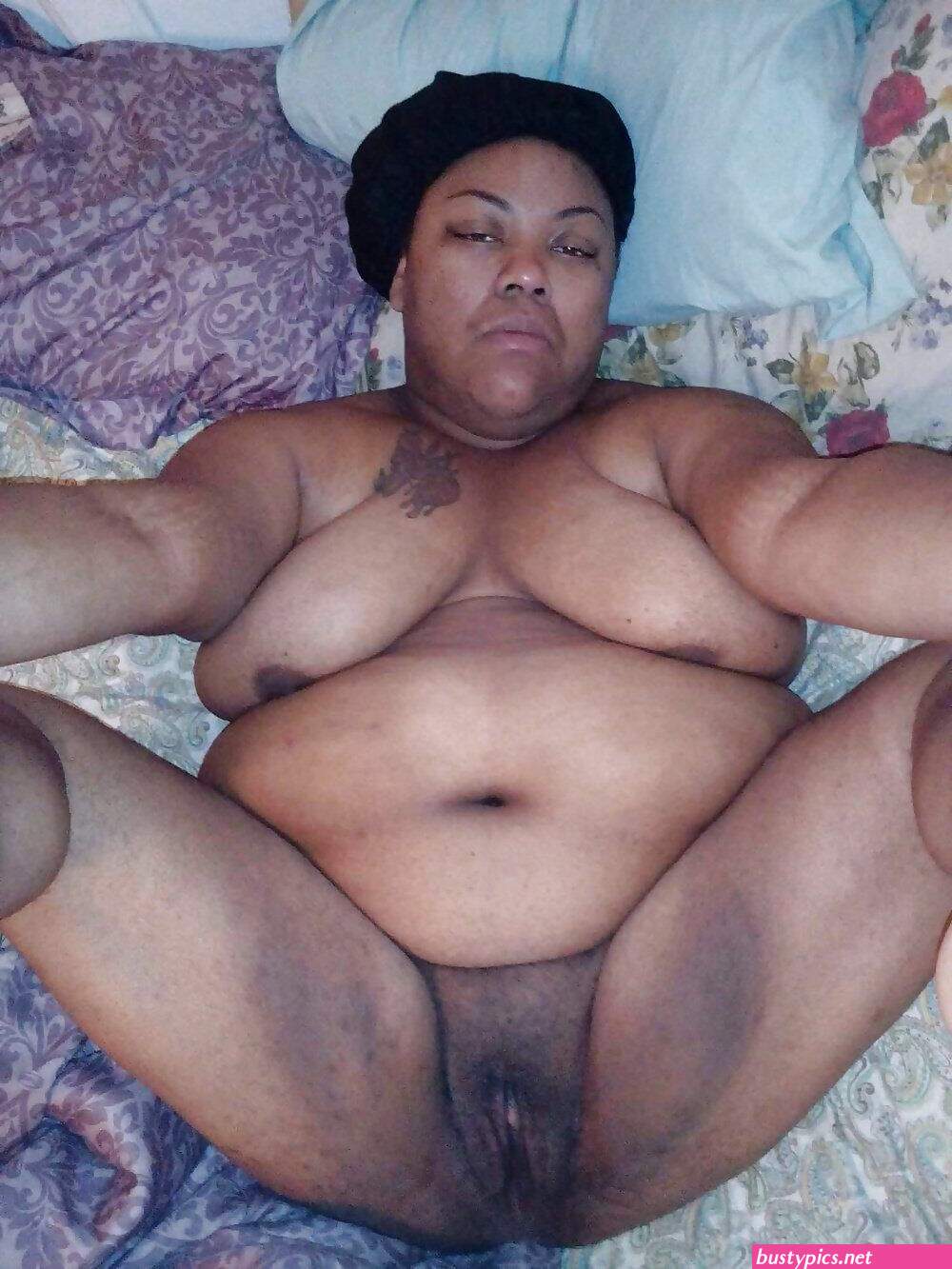 bbw horny spreeded black pussy pic