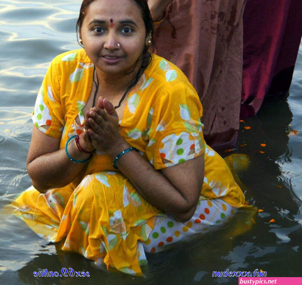 boobs visible in river bath porn video