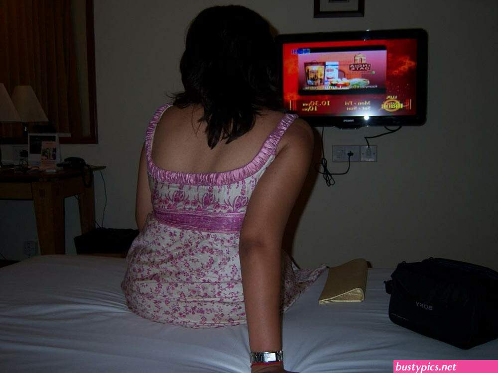 indian bhabhi big boobs naked sleeping in bed with night dress porn pics
