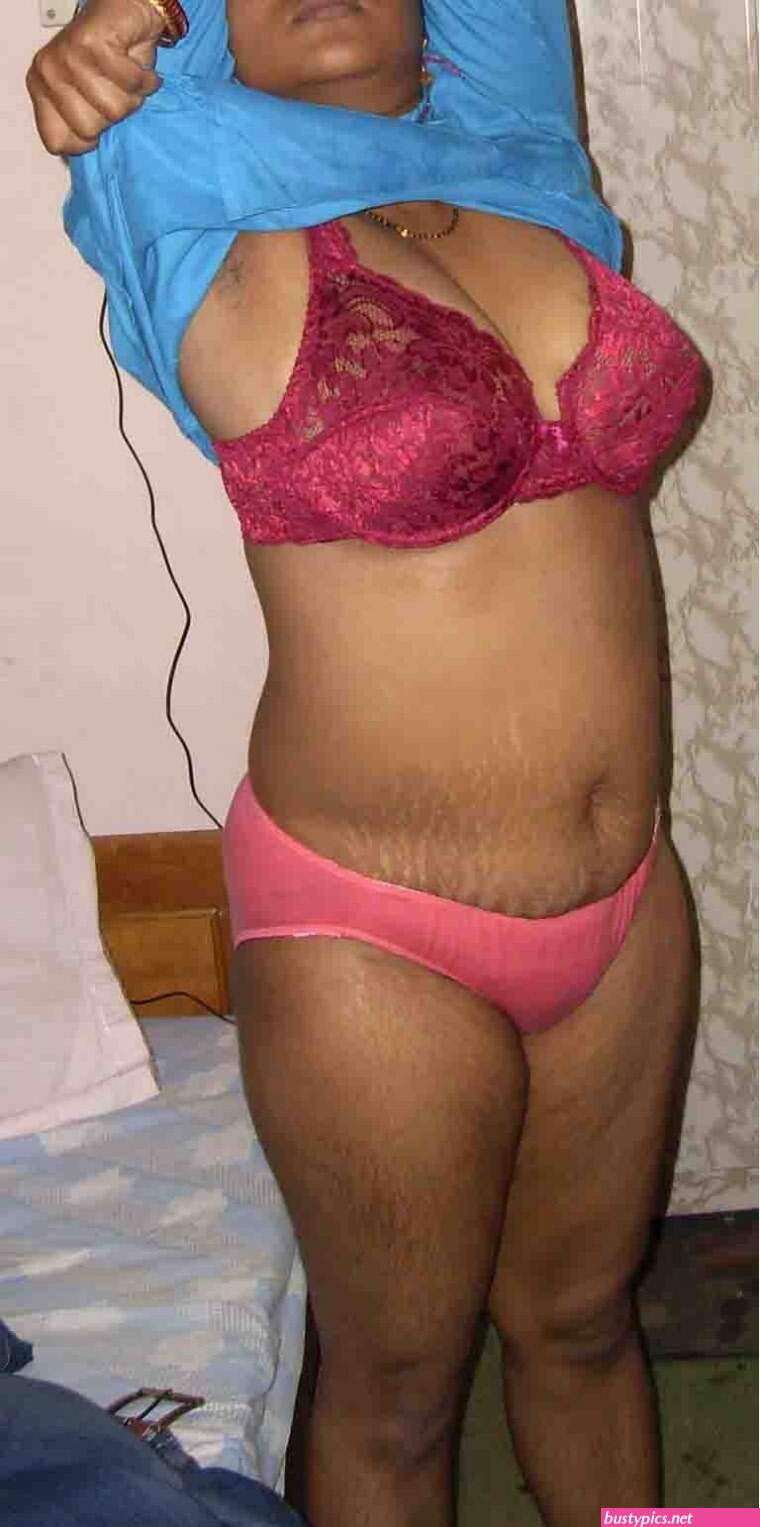 south indian slim aunty boobs