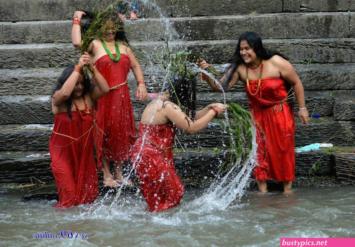 hairy pussy native black women bathing in the river free pictures