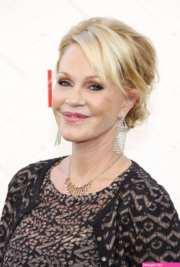 https://wanderlust.care/shirley-maclaine/gallery.html