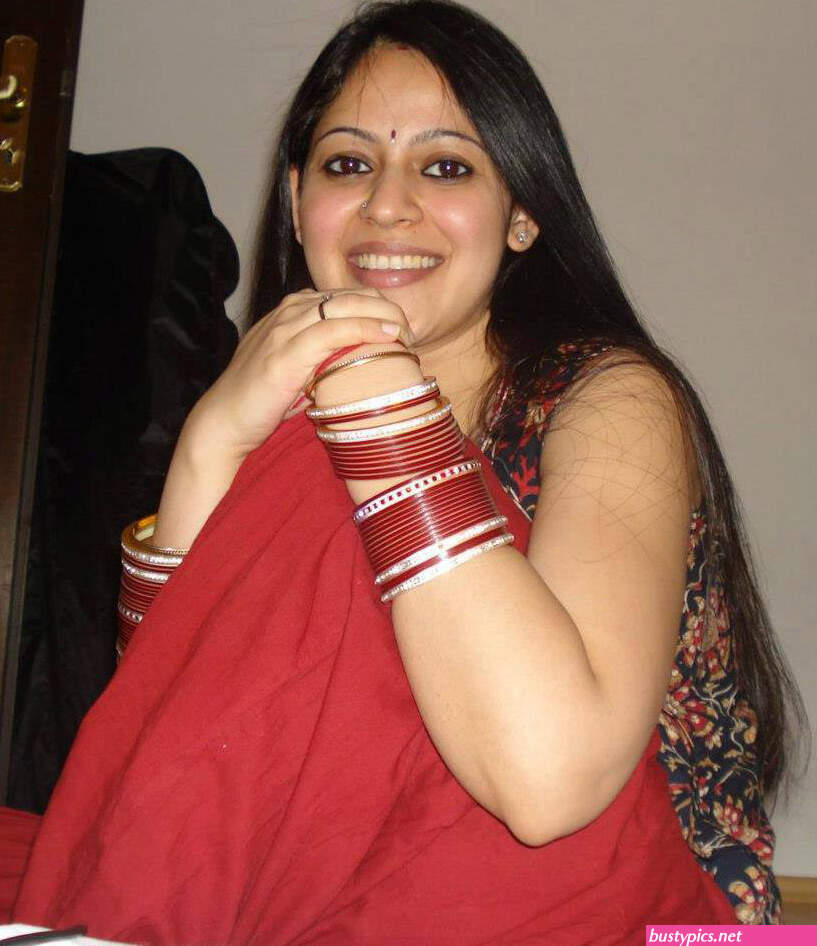 sari wali bhosdi ki chudai pic