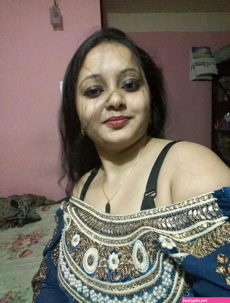 famous momo bhabhi naked all pics