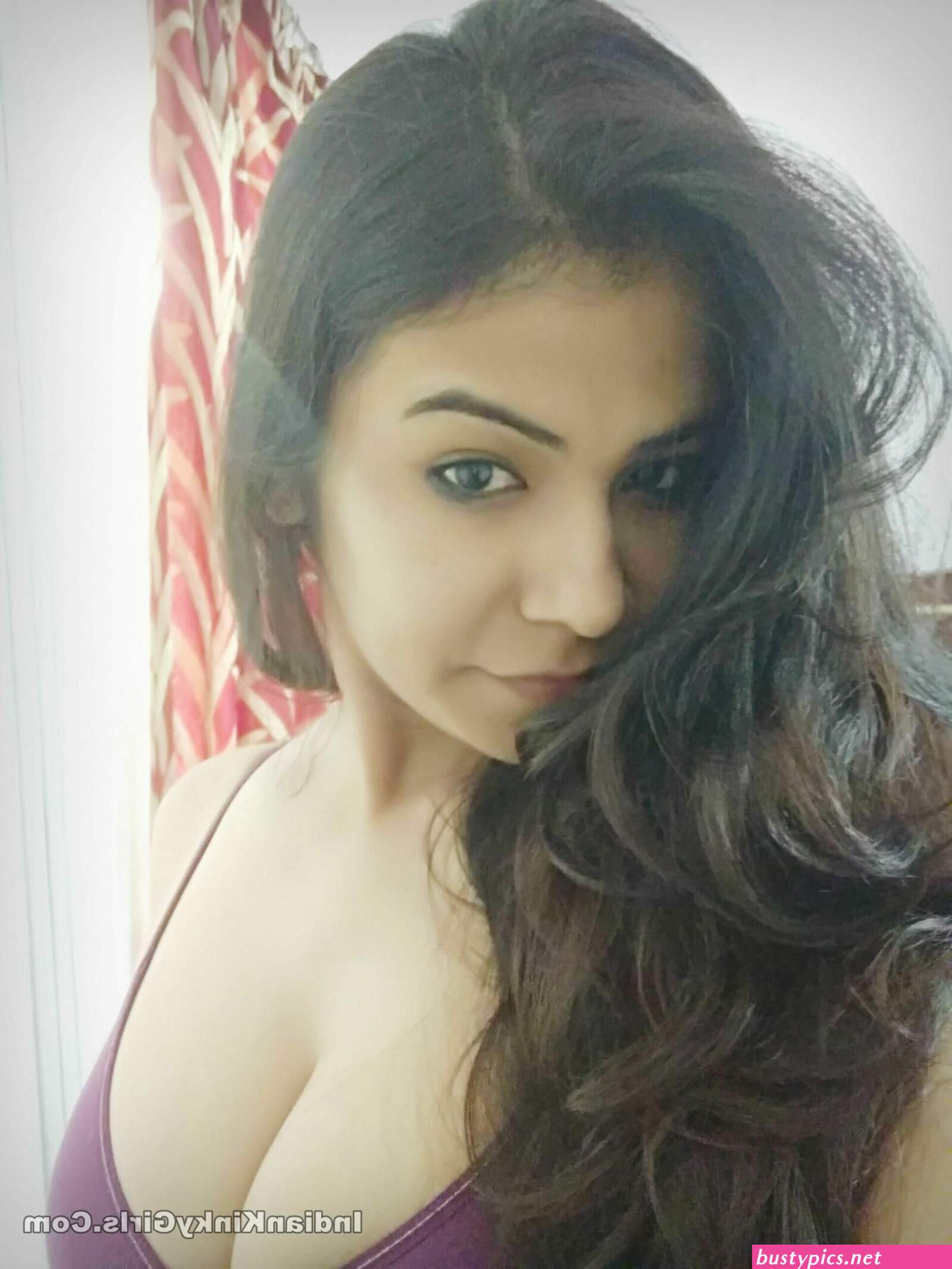 nude curvy desi girl