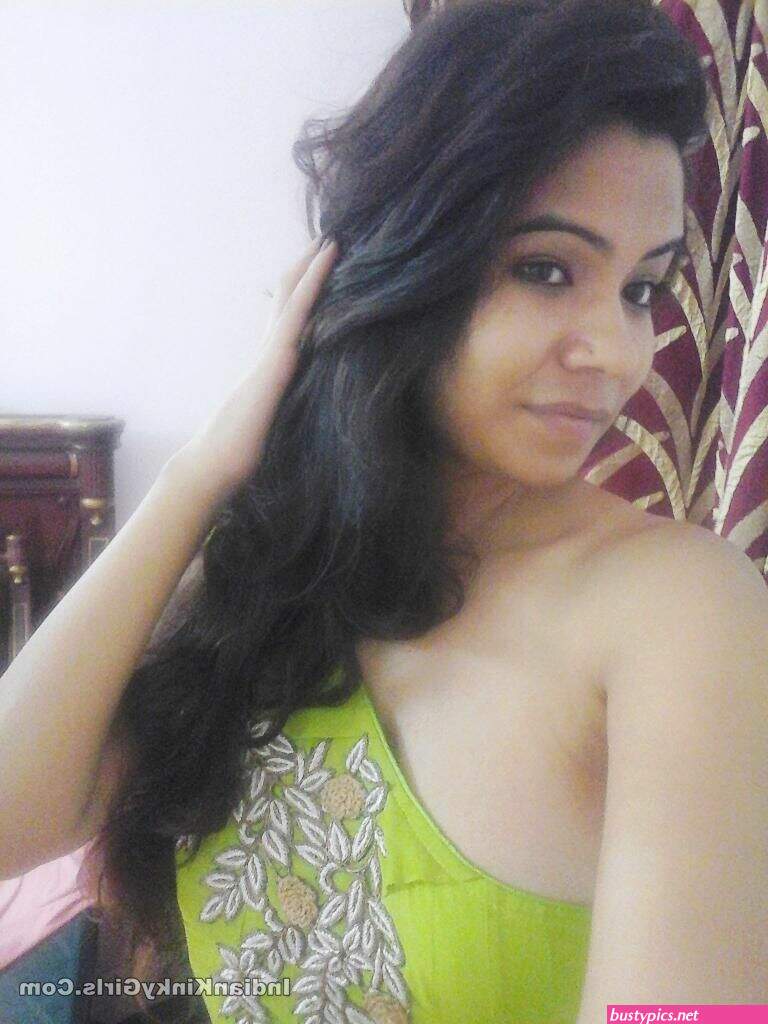 nude curvy desi girl