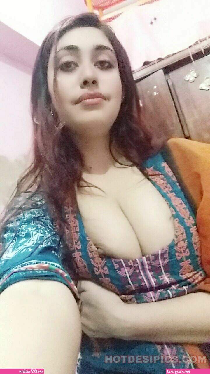 pakistani boobs show girl