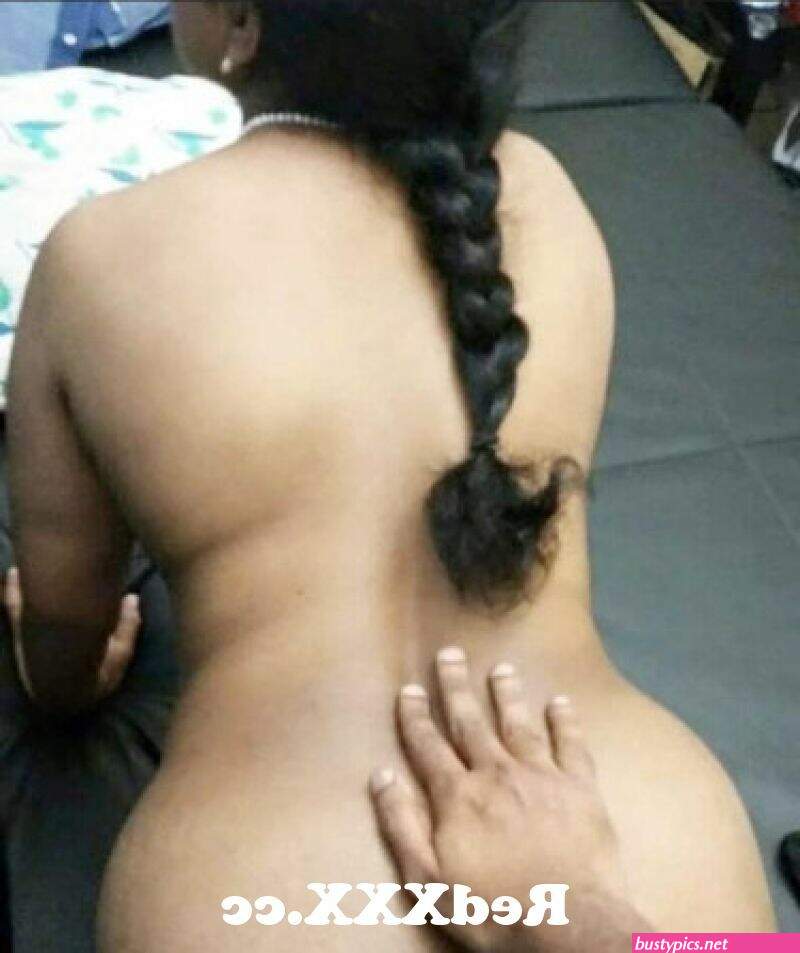 pantat nungging bugil