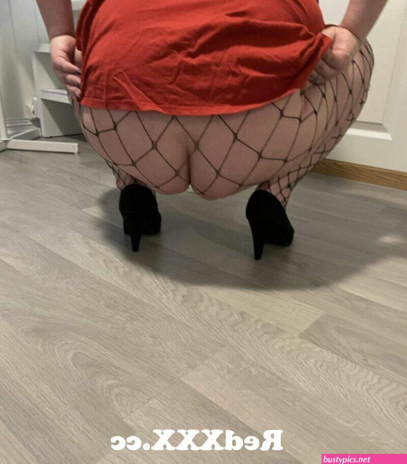 desiauntypussyphoto