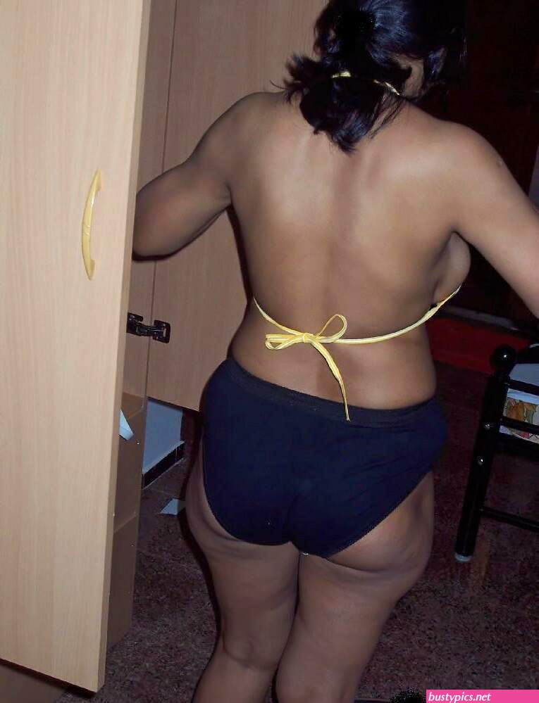naked big hip thigh backside pics