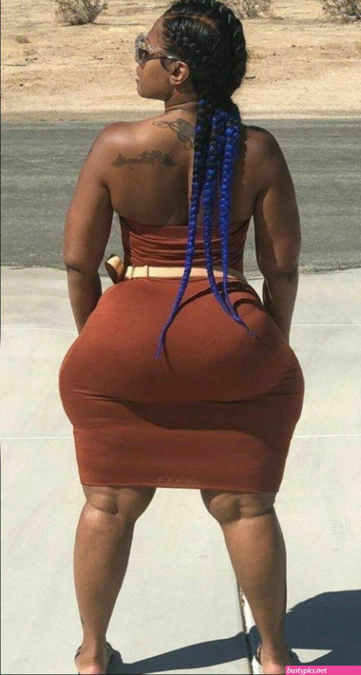 naked big hip thigh backside pics