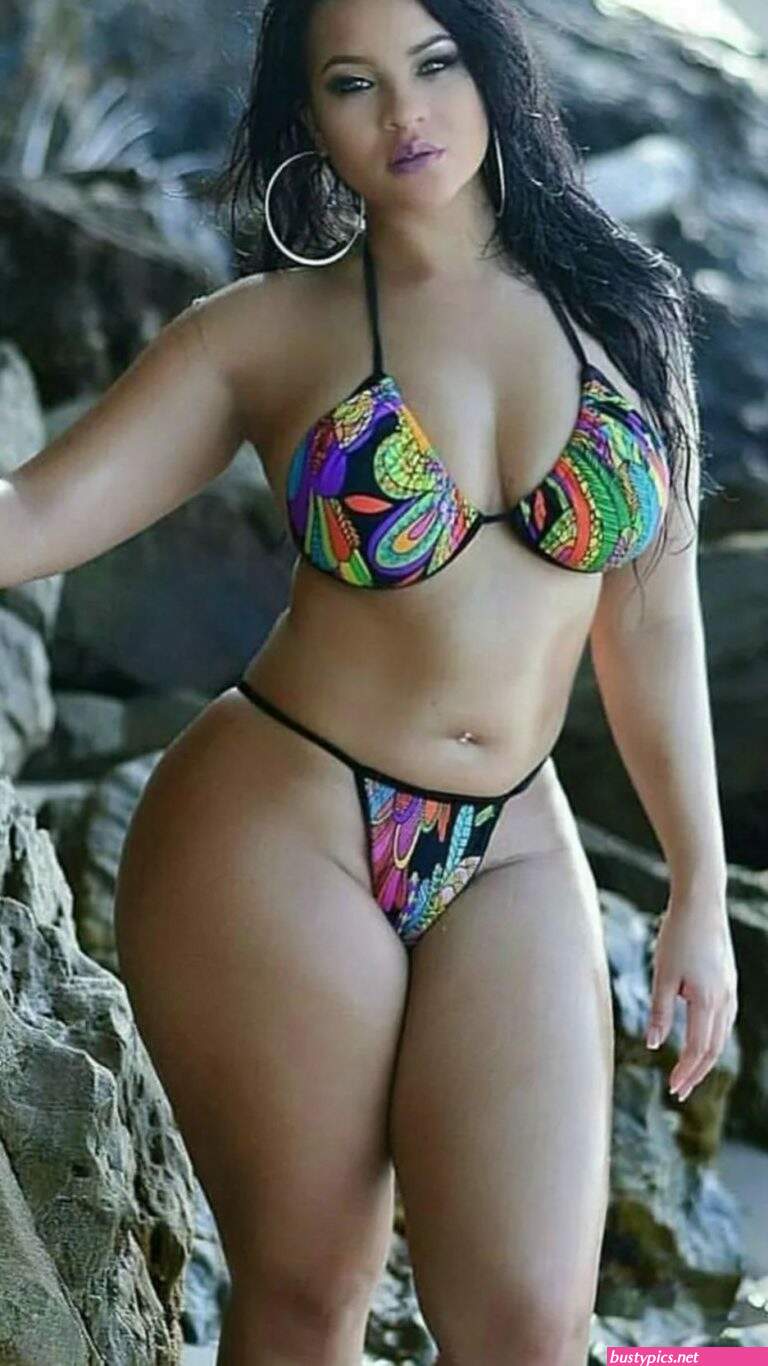 naked big hip thigh backside pics
