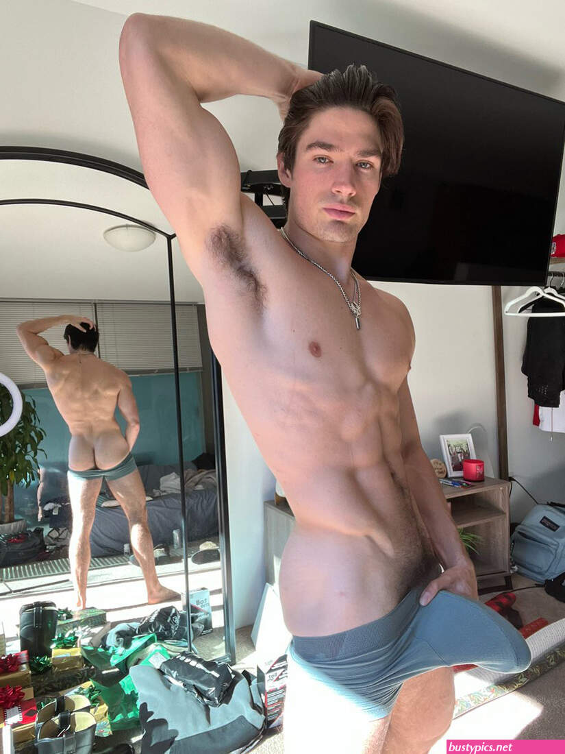 photos of monster cock bulges