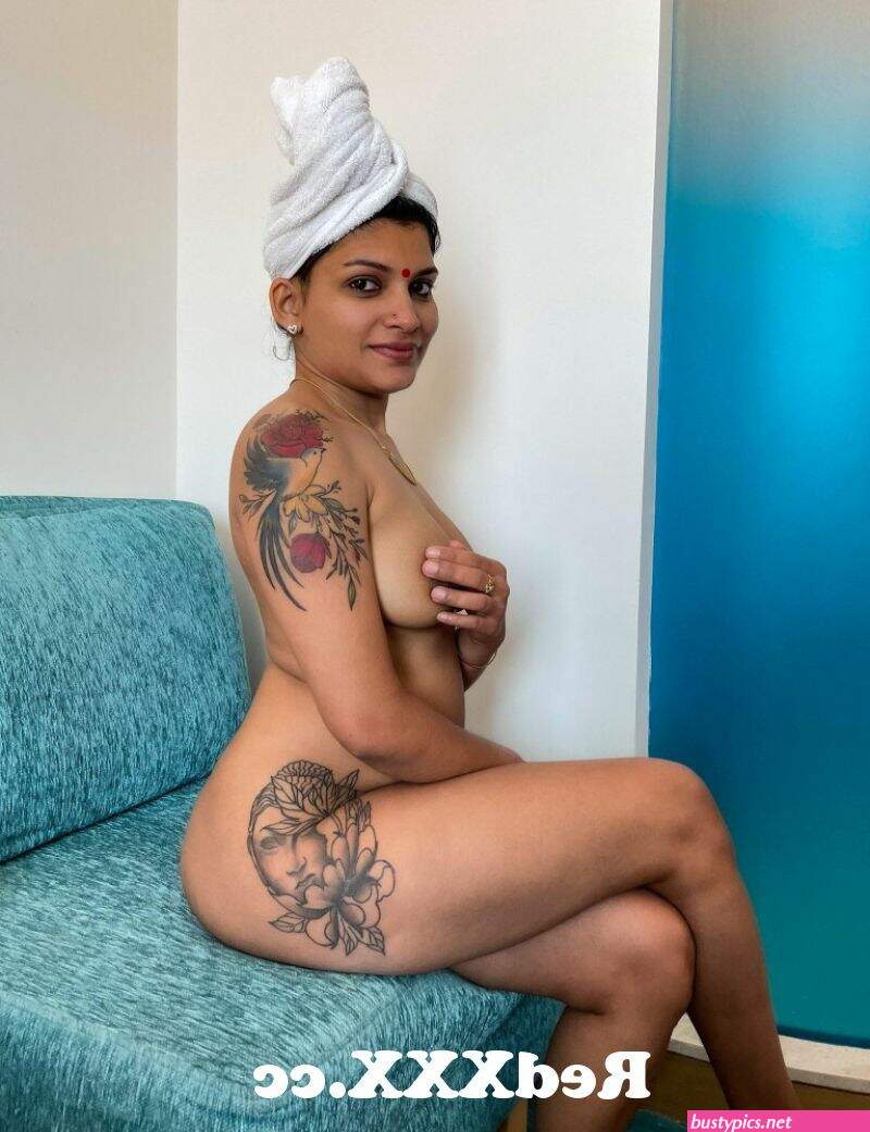 resmi nair naked pose