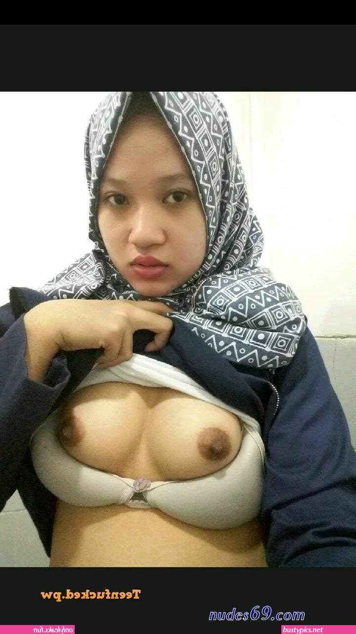 https://onlyleaks.fun/2022/06/10/hannah-cleaning-tits/