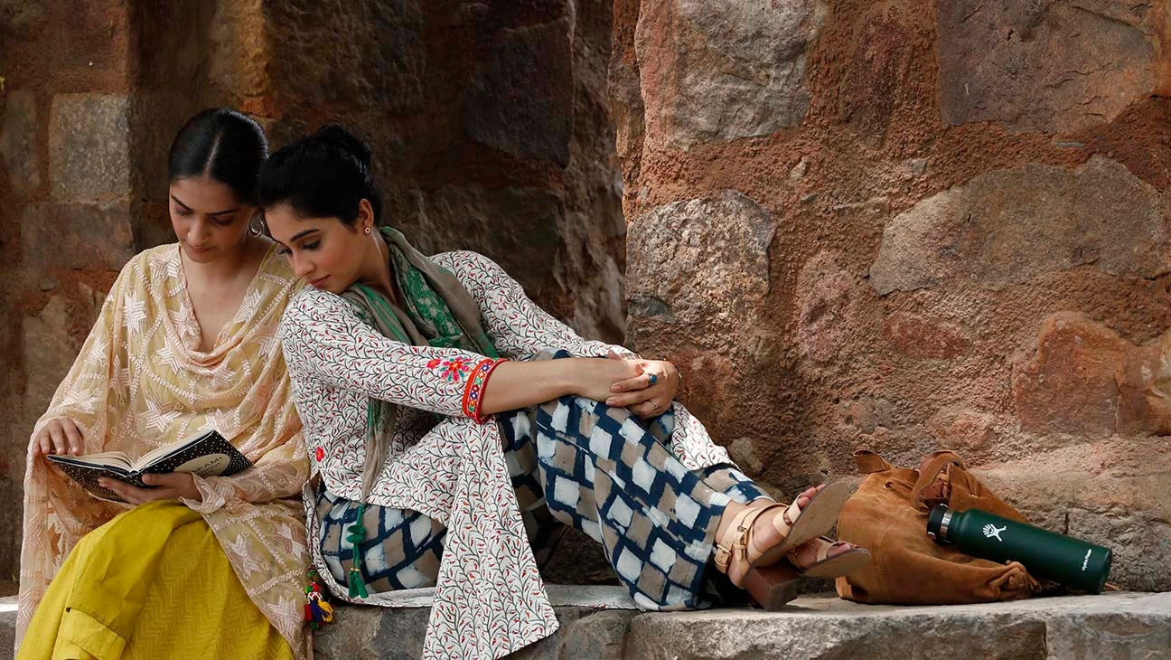 larki ki bond ki photo latest