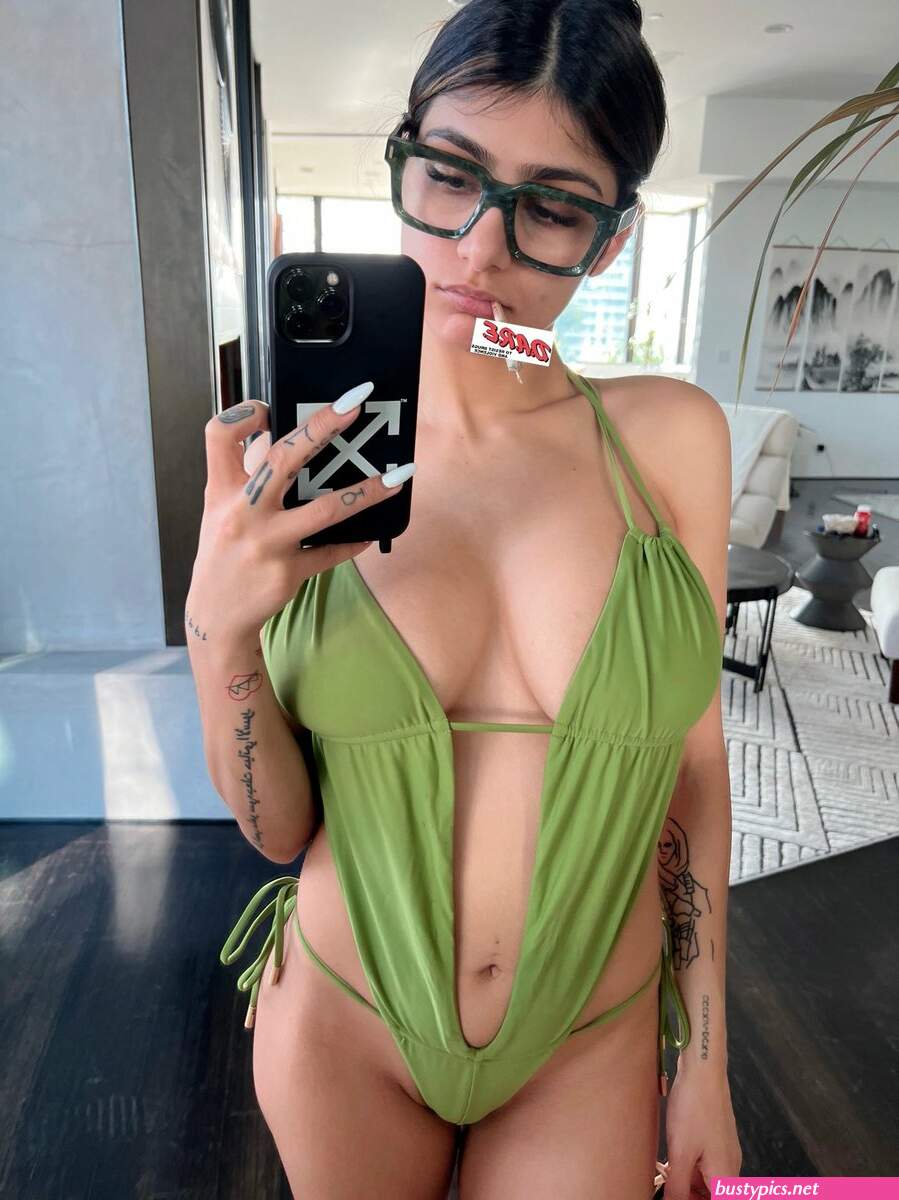 mia khalifa only fans sex