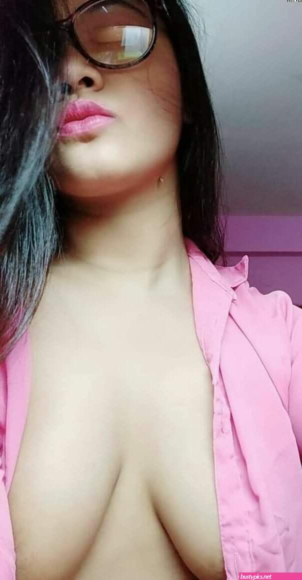 pakistani teen showing full hd nude