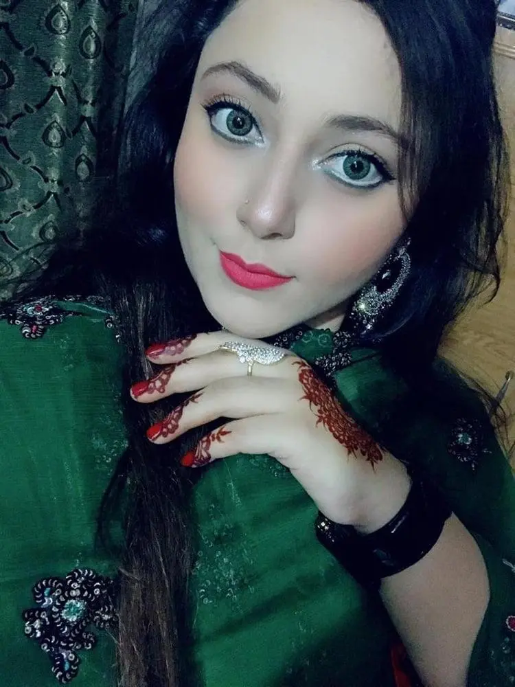 pakistani teen showing full hd nude