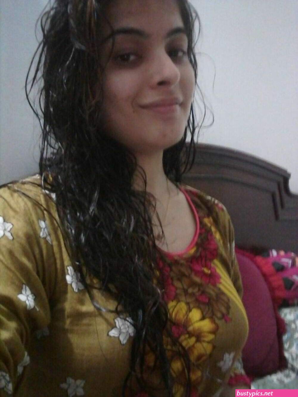 pakistani teen showing full hd nude