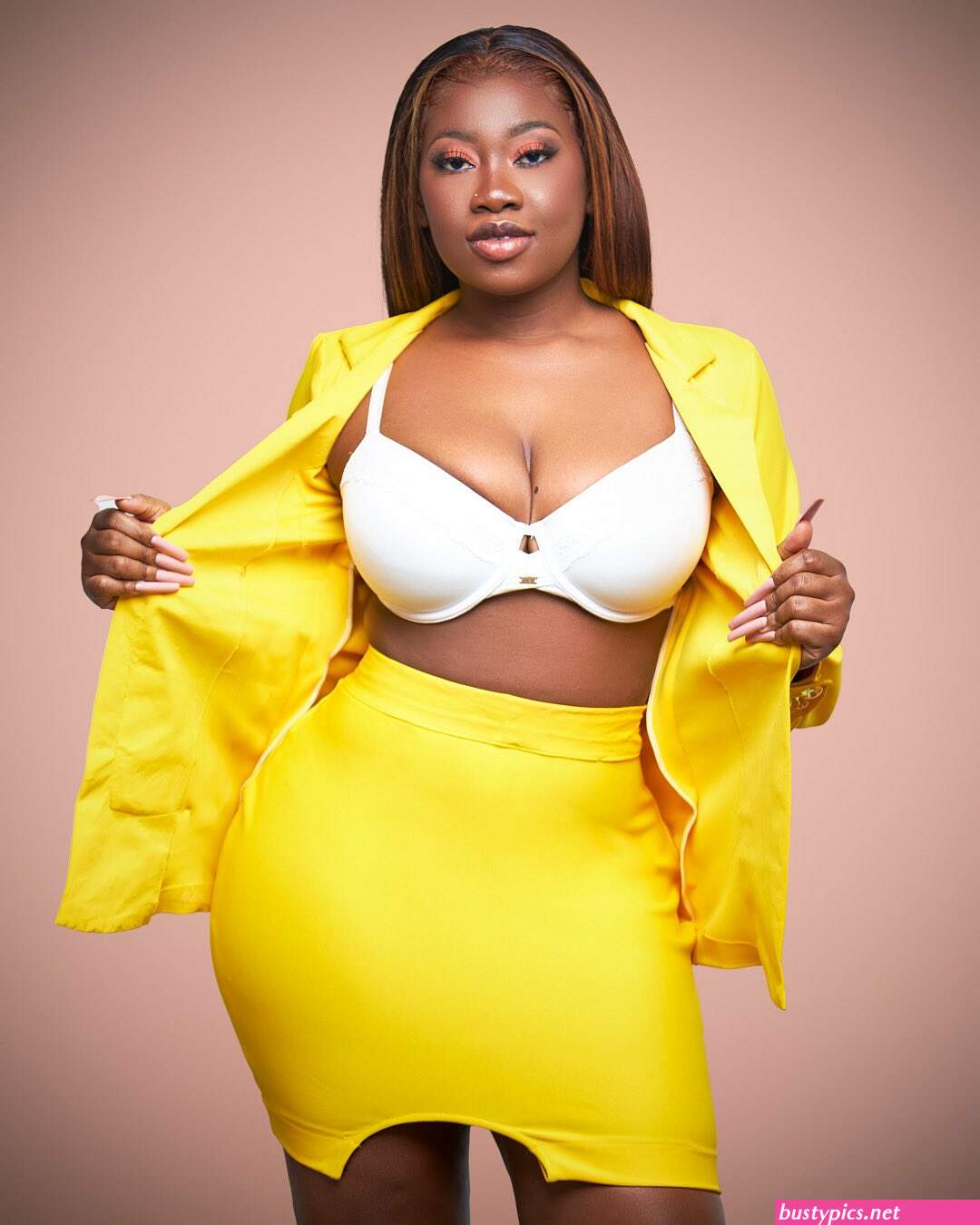 kenyan prostitute tight skirt