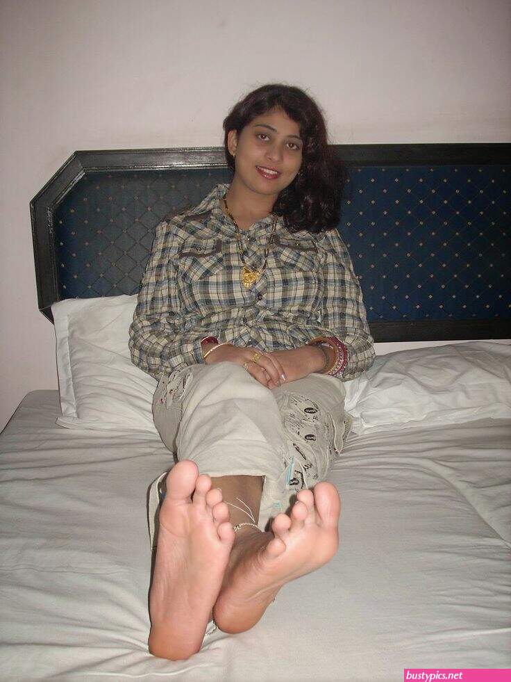 indian girls hot nude at bed