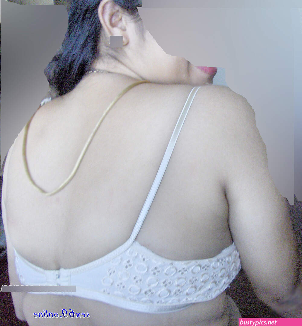 desi aunty bra side