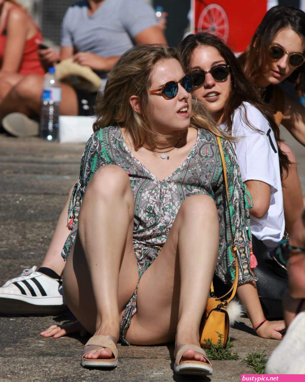 celebrity oops pussy slip