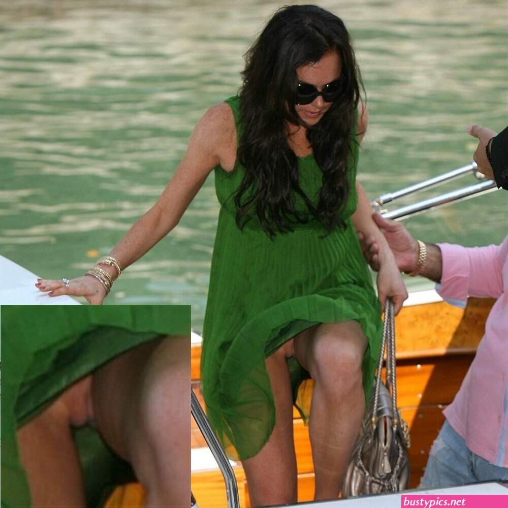 celebrity oops pussy slip