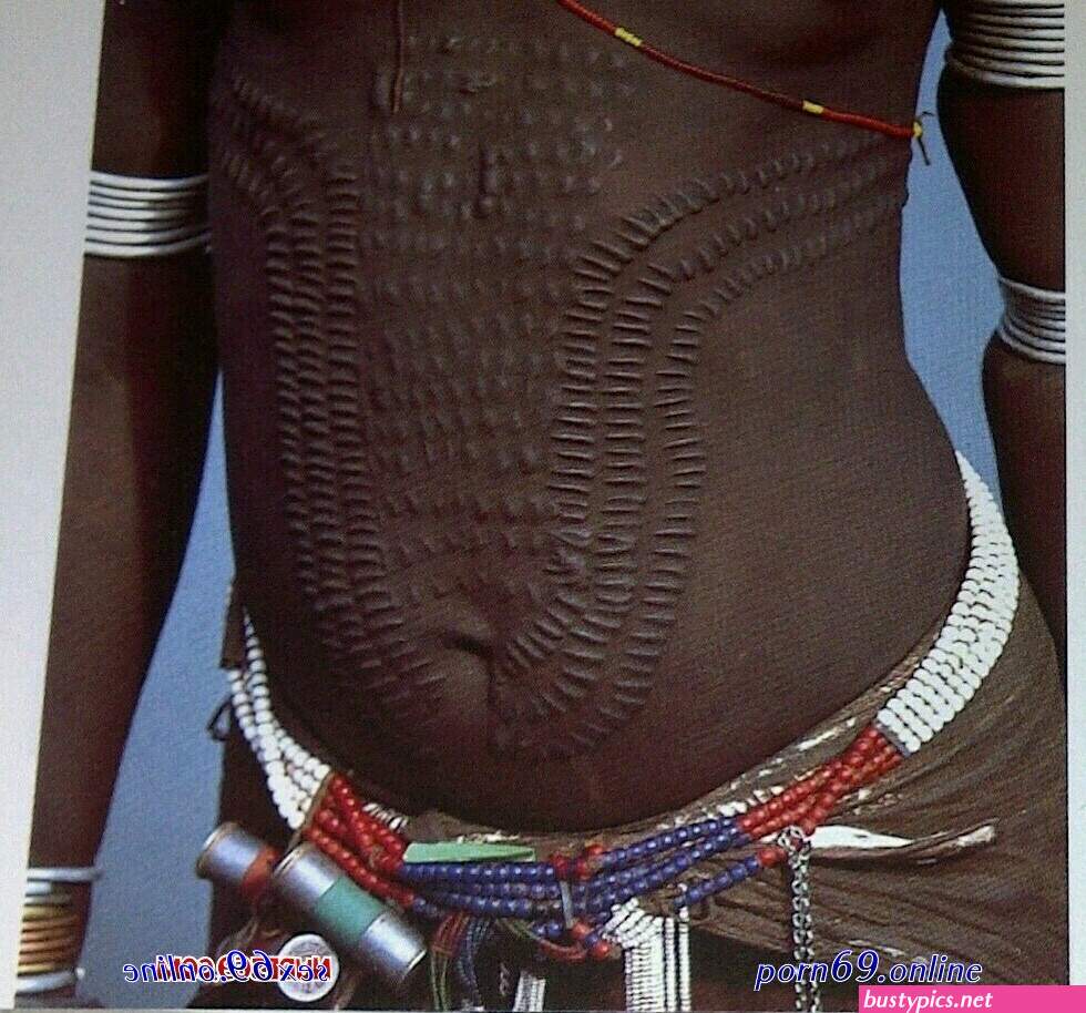 picha ya uchi yamwanake atobwa akiwa na shanga kiunoni