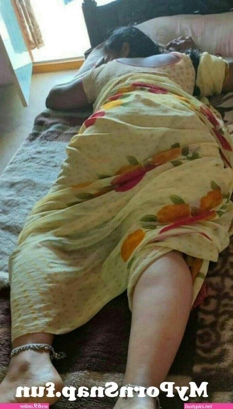 saree aunty sleeping pussy pics
