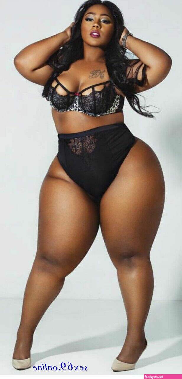 naked ebony giant thighs pic