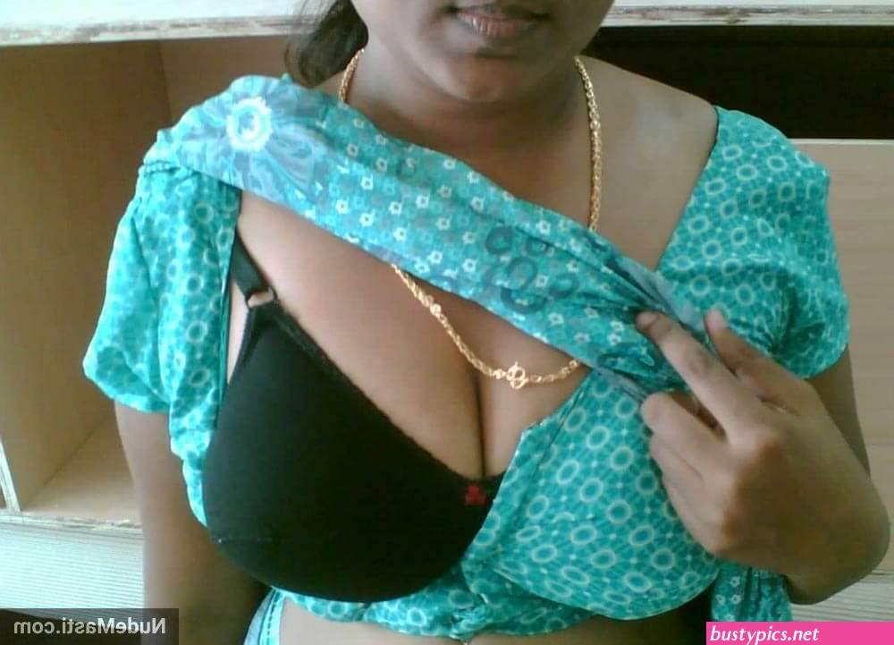 indian aunty big boobs