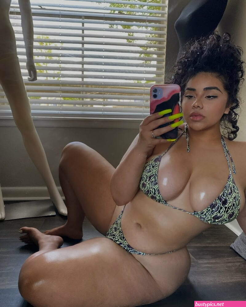 curvy big tits hot women