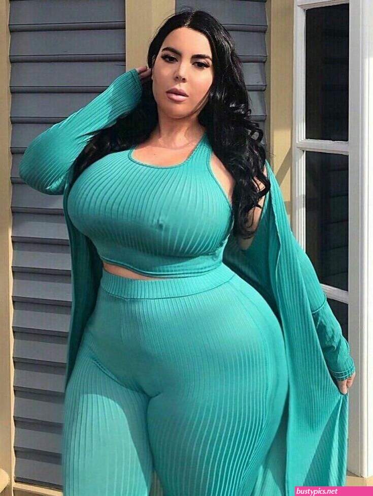curvy big tits hot women
