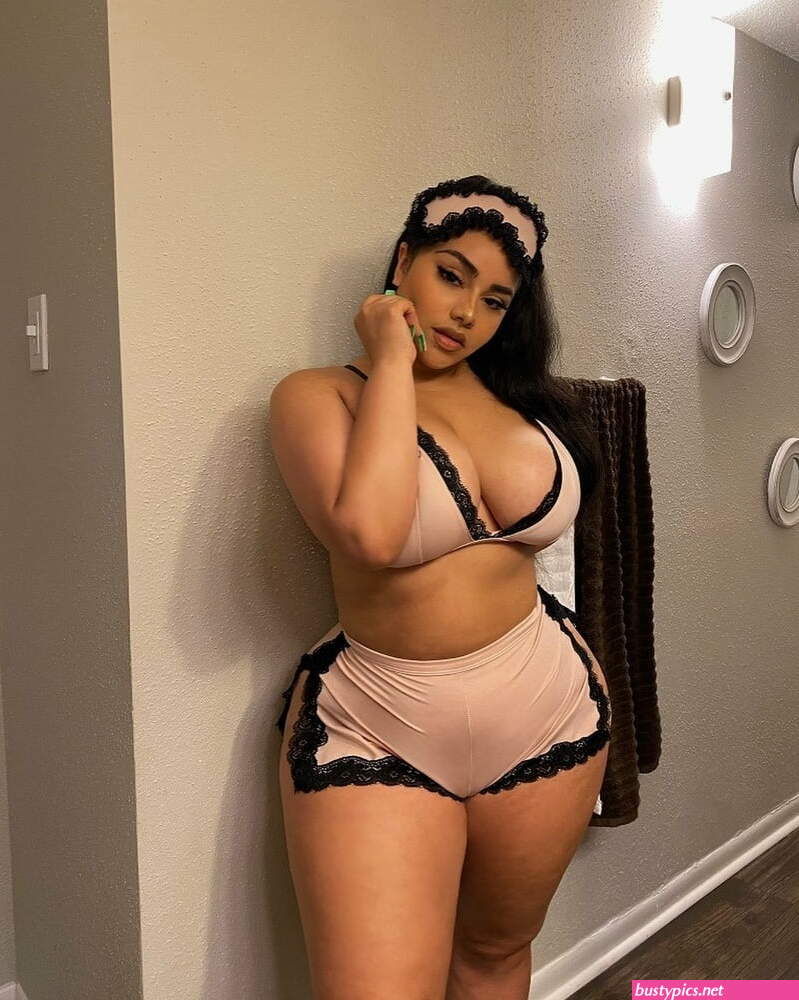 curvy big tits hot women
