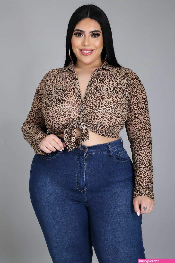 curvy big tits hot women