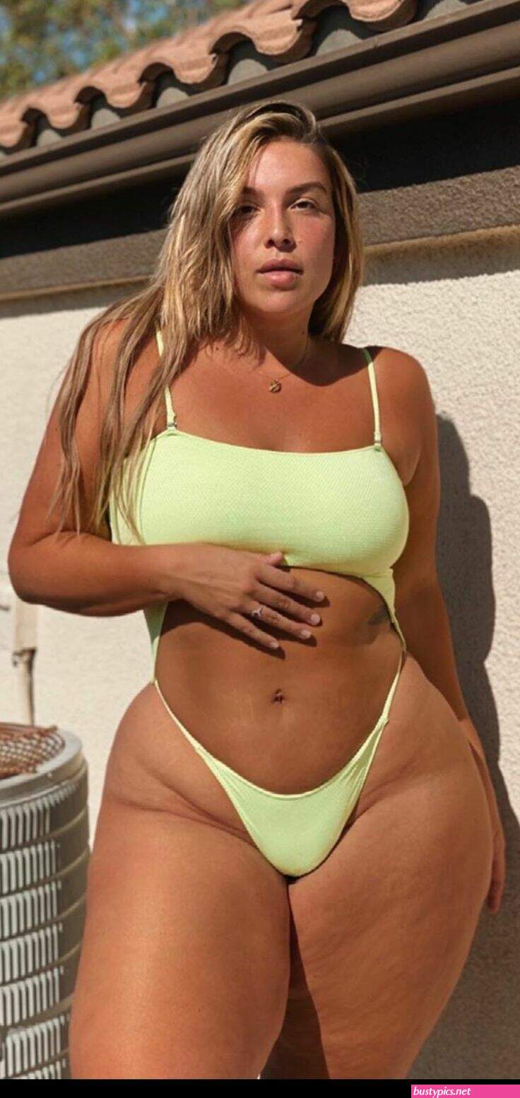 curvy bigass girls