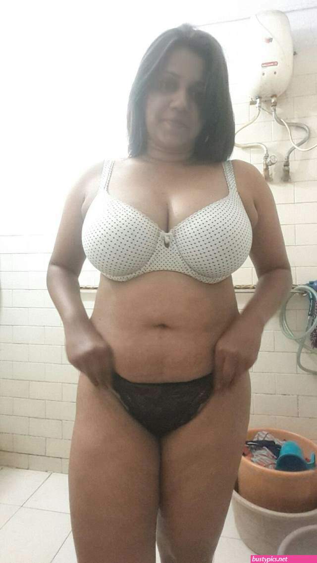 older chubby aunty antarvasna images