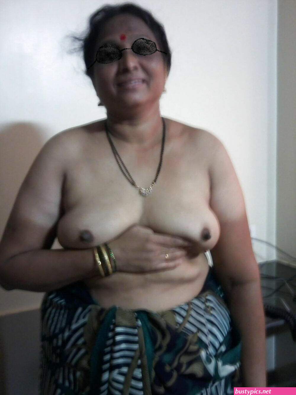 xxx hot nude old indian aunty