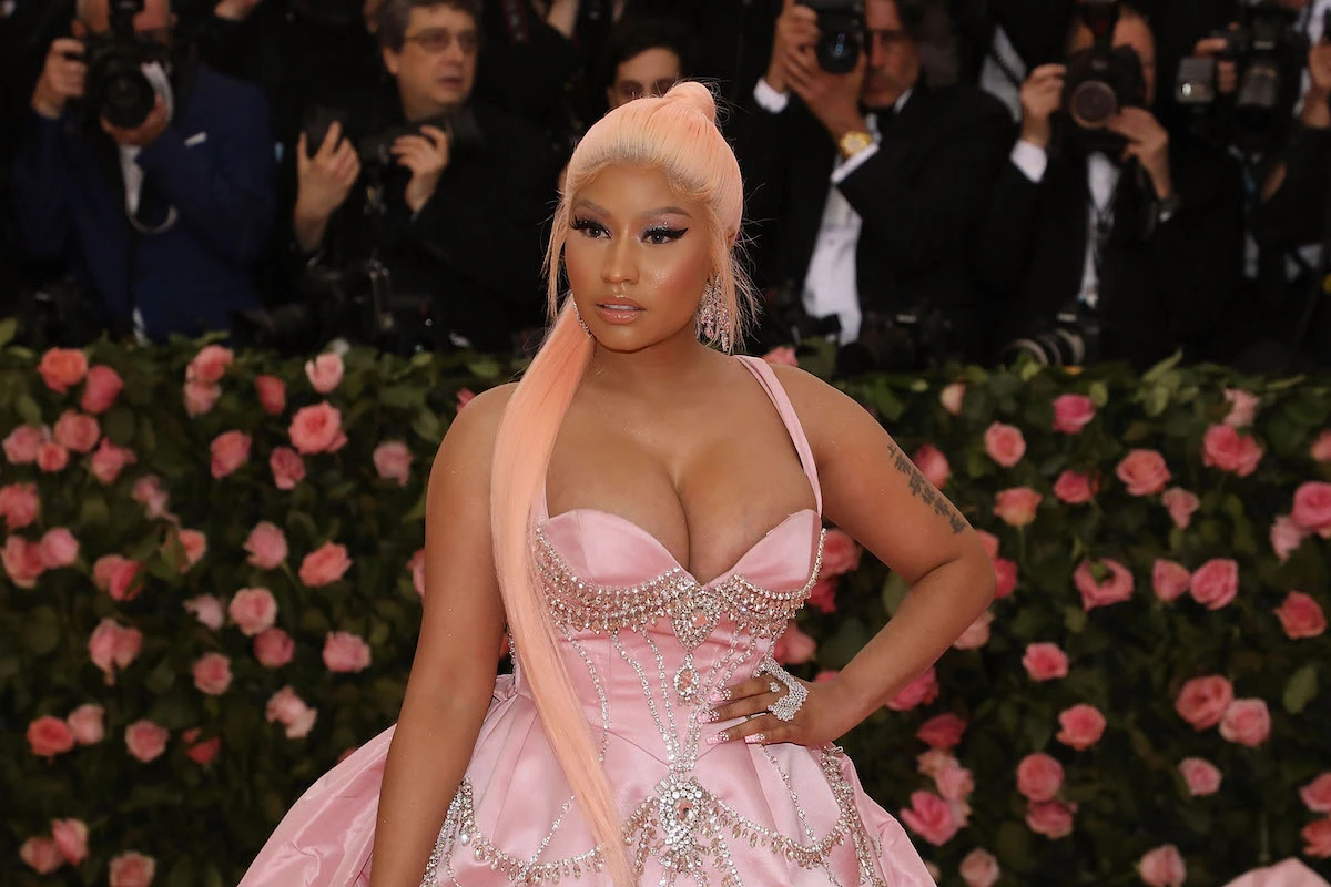 foto rihanna nickiminaj xxxl