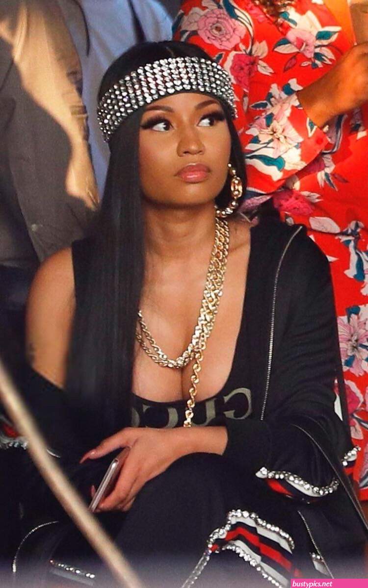 foto rihanna nickiminaj xxxl