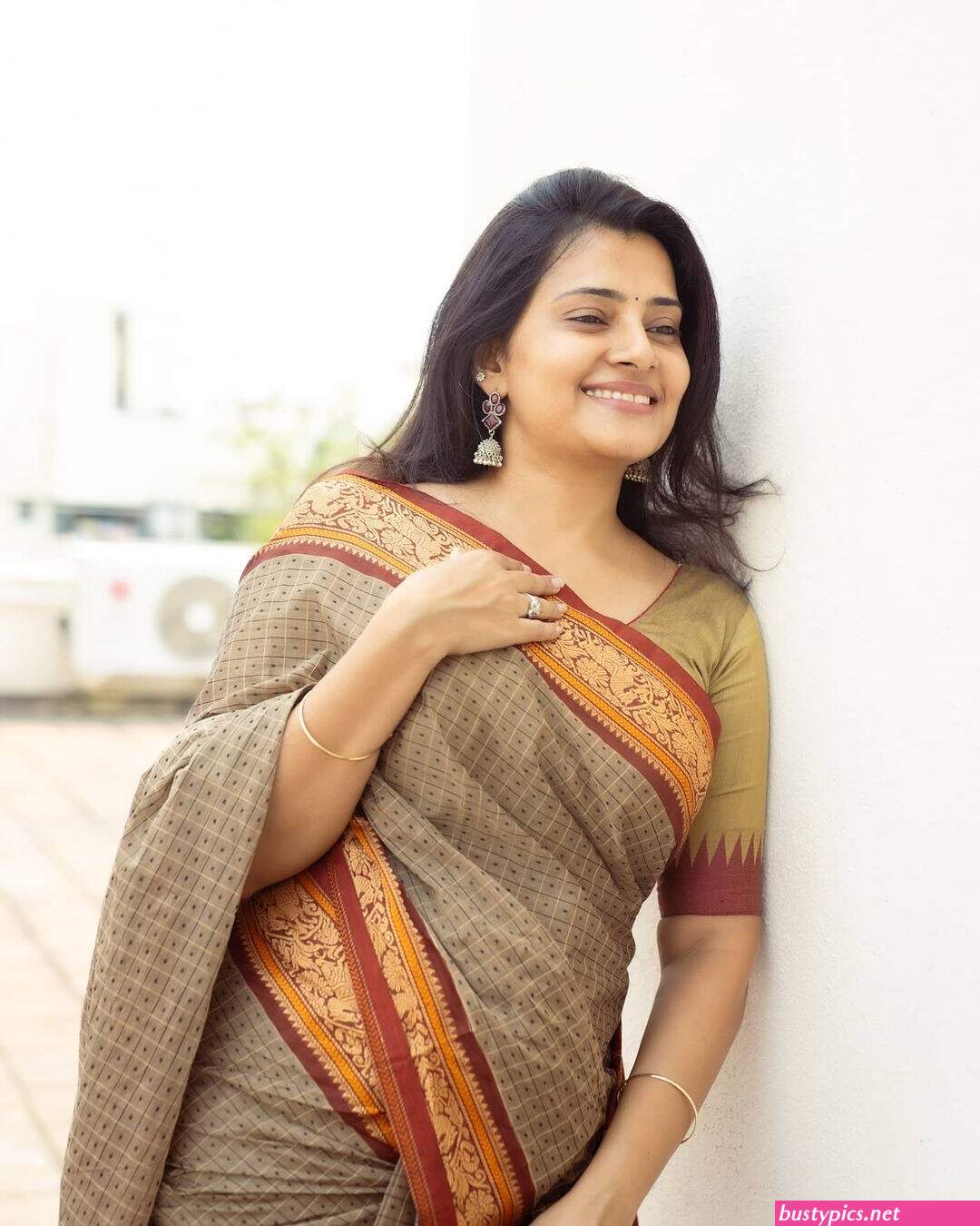 nadhiya.sex photos