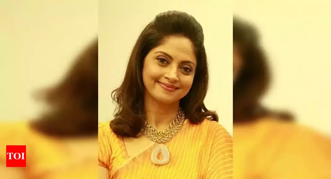 nadhiya.sex photos